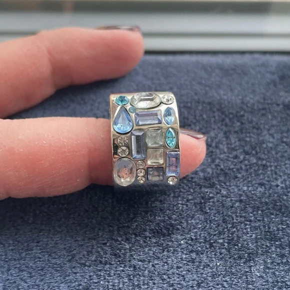 Guess Statement Ring - Picture 2 of 7